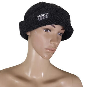 adidas Women’s Original Nova Sherpa beanie